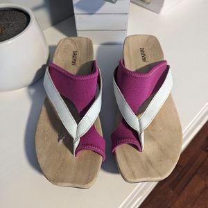 NWOT AKAISHI sandals size 10
